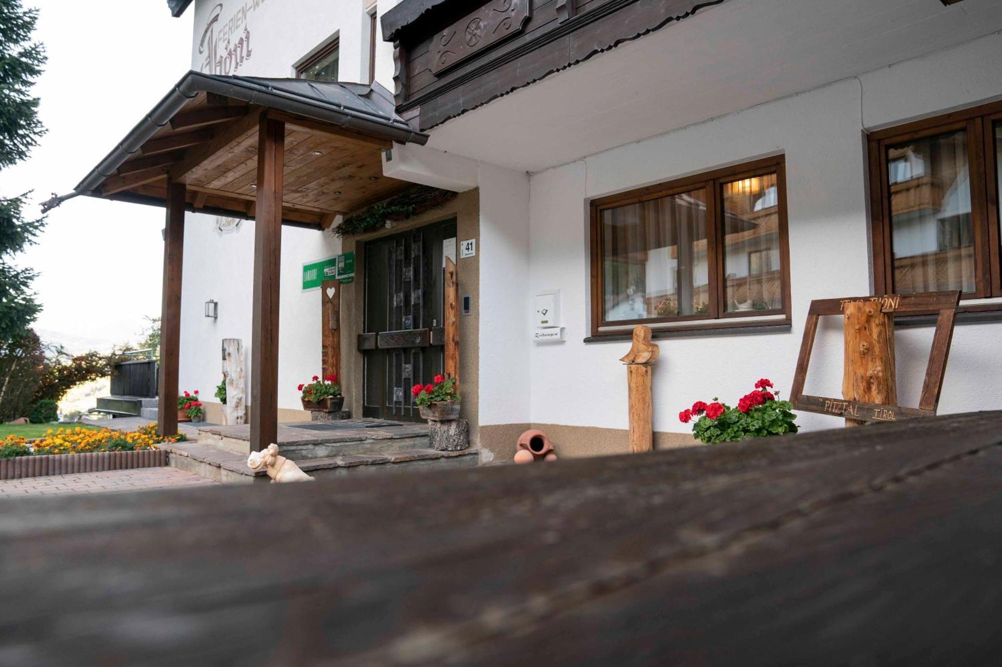 Ferienwohnungen Monja Und Dietmar Thoeni Arzl im Pitztal Exteriör bild
